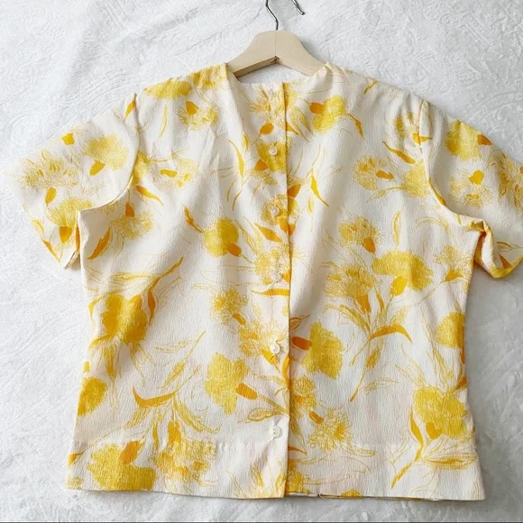Vintage Floral Print Crepe Button Down Blouse - Picture 7 of 10